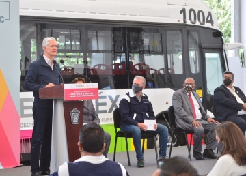 Alfredo Del Mazo da el banderazo de salida de los Autobuses del Mexibús ciudad Azteca-Tecamac