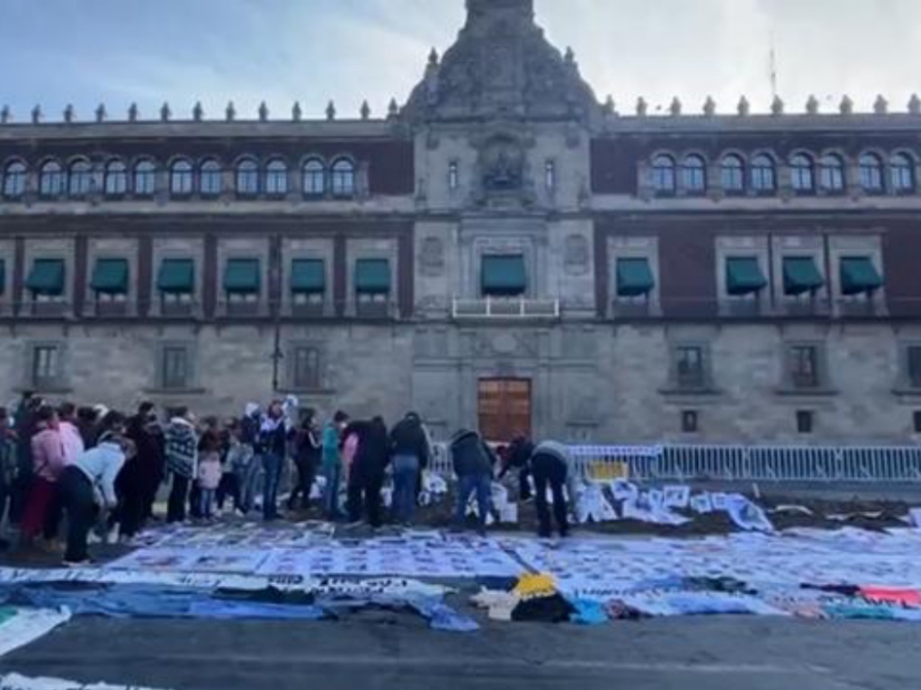 Ante indolencia, colectivos le llevan “fosas de desaparecidos” a AMLO