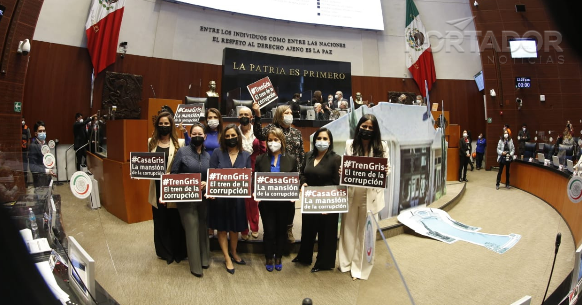 Panistas montan una “casa gris” en pleno del Senado