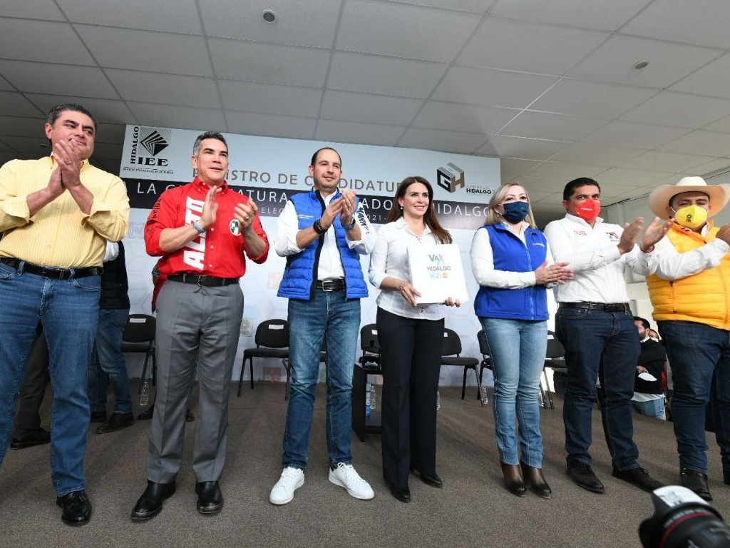 “Estoy aquí para combatir la misoginia”, afirma Carolina Viggiano al registrarse en la contienda por Hidalgo