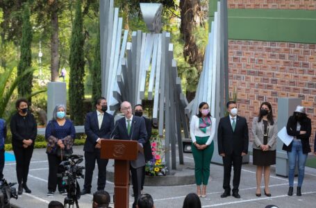 Llama rector de la UAEMéx a promover y defender la libertad de expresión