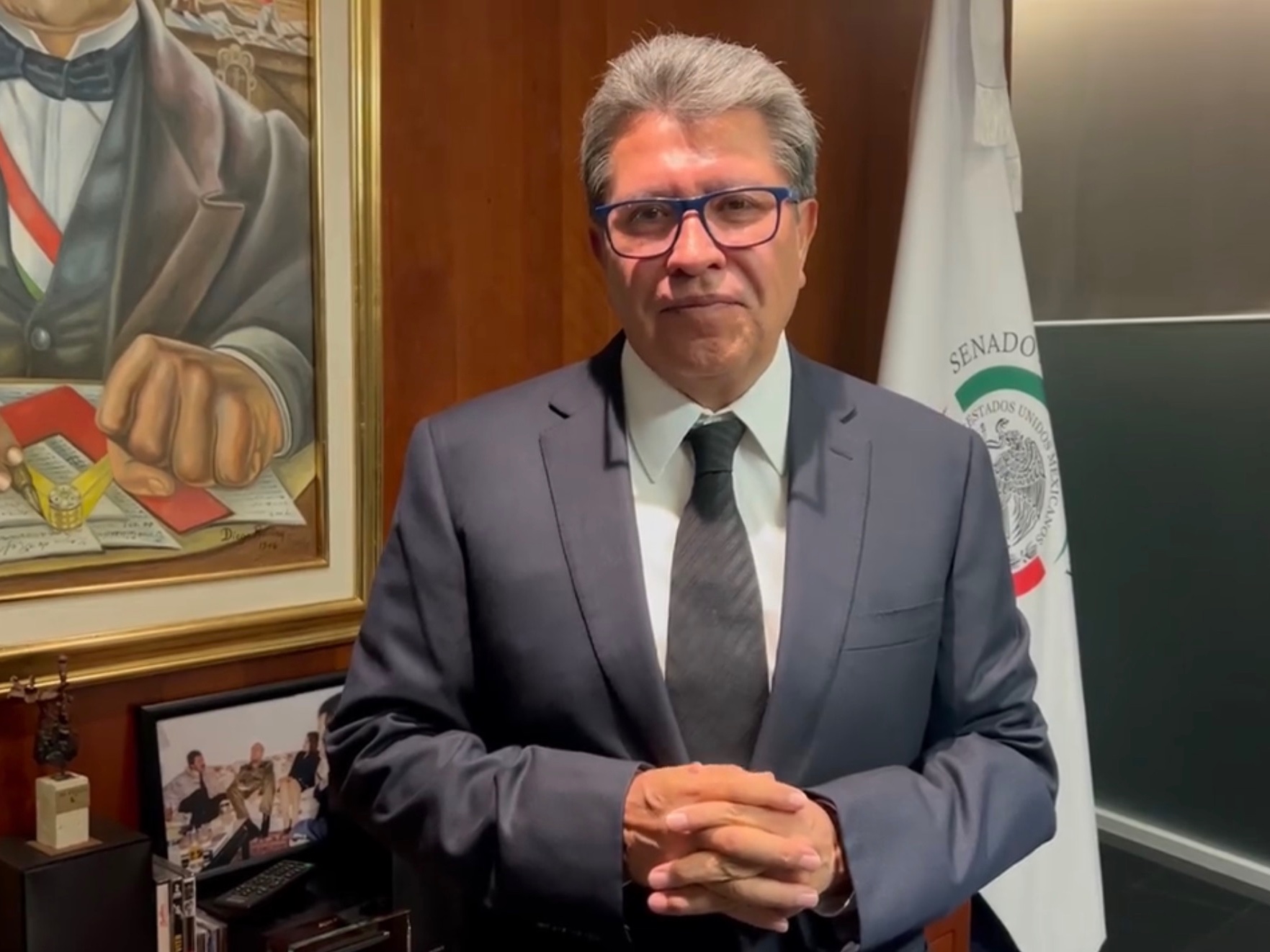 “En el Senado, no nos hincamos ante nadie”, asegura Monreal