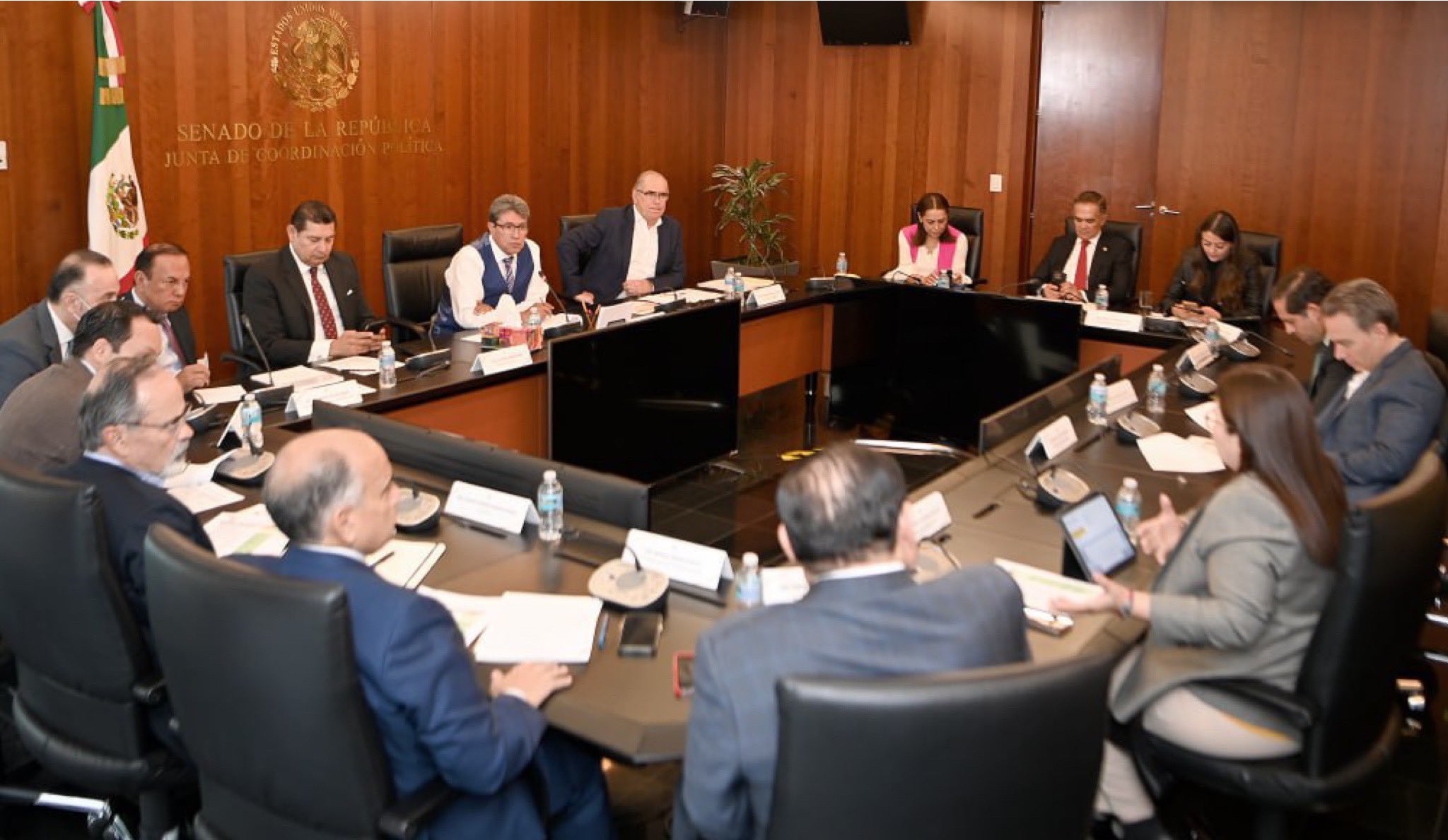 Acepta Morena aprobar el nombramiento de un comisionado del Inai