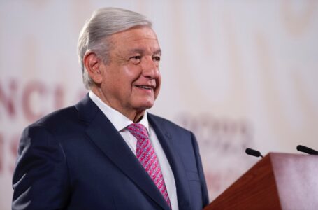 Acusa AMLO prepotencia en manifestantes que defienden a la Corte