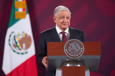 Pide AMLO a “corcholatas” no usar festejo del 1 de julio para porras