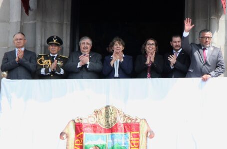 Encabeza Delfina Gómez el desfile de la Independencia