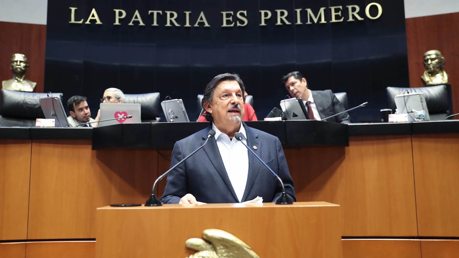 Morena impone mayoría y aprueba reforma que obliga a trabajadores a pagar cuotas sindicales