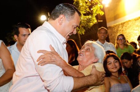 Renán Barrera se registra como precandidato al gobierno de Yucatán