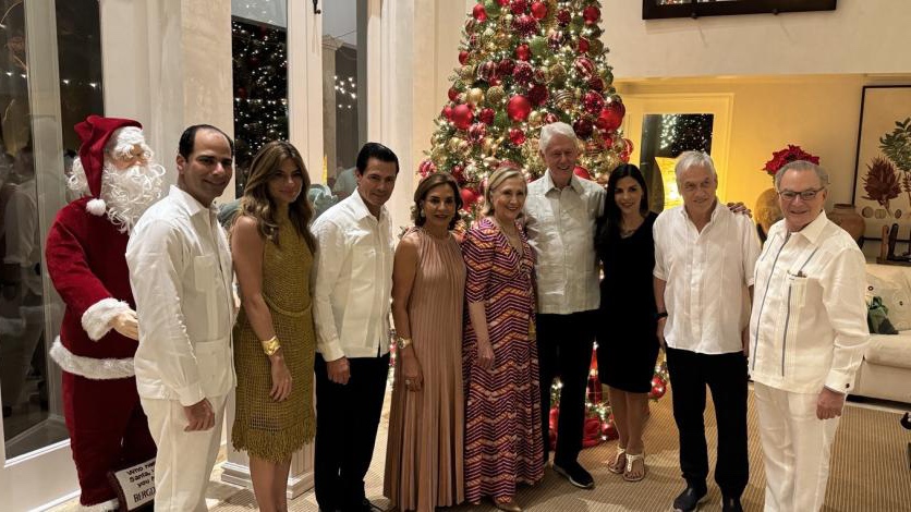 Reaparece Peña Nieto en fotografía con Bill Clinton