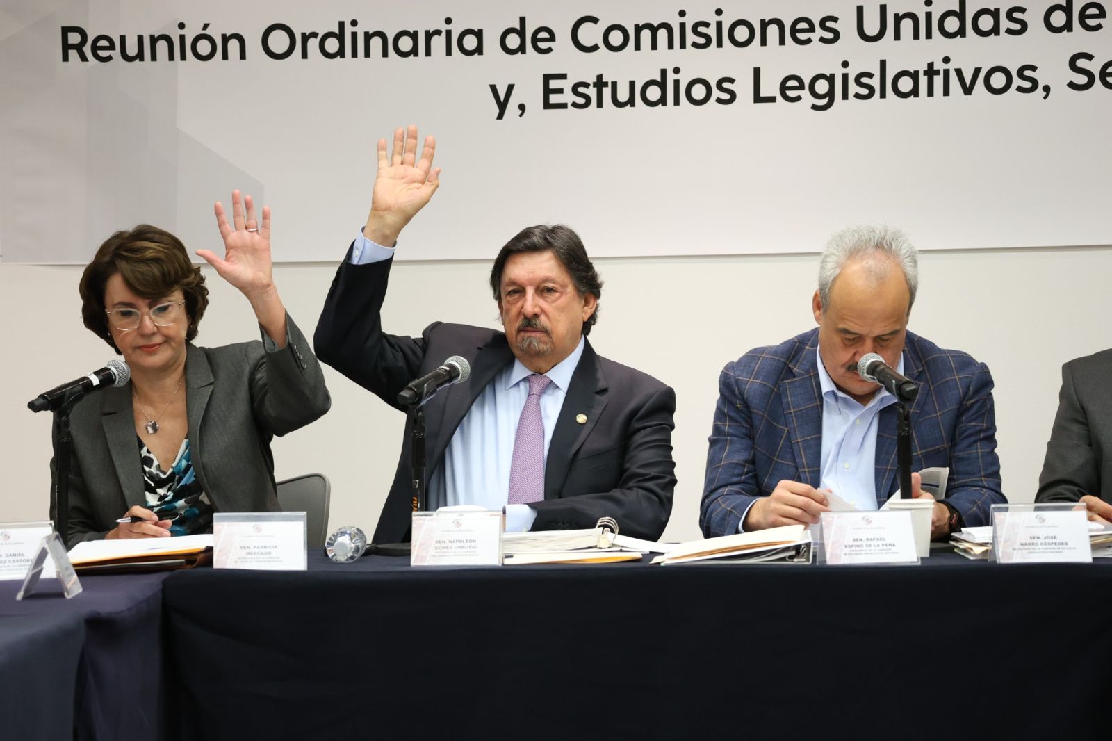 Avalan dictamen para agilizar procesos de justicia laboral