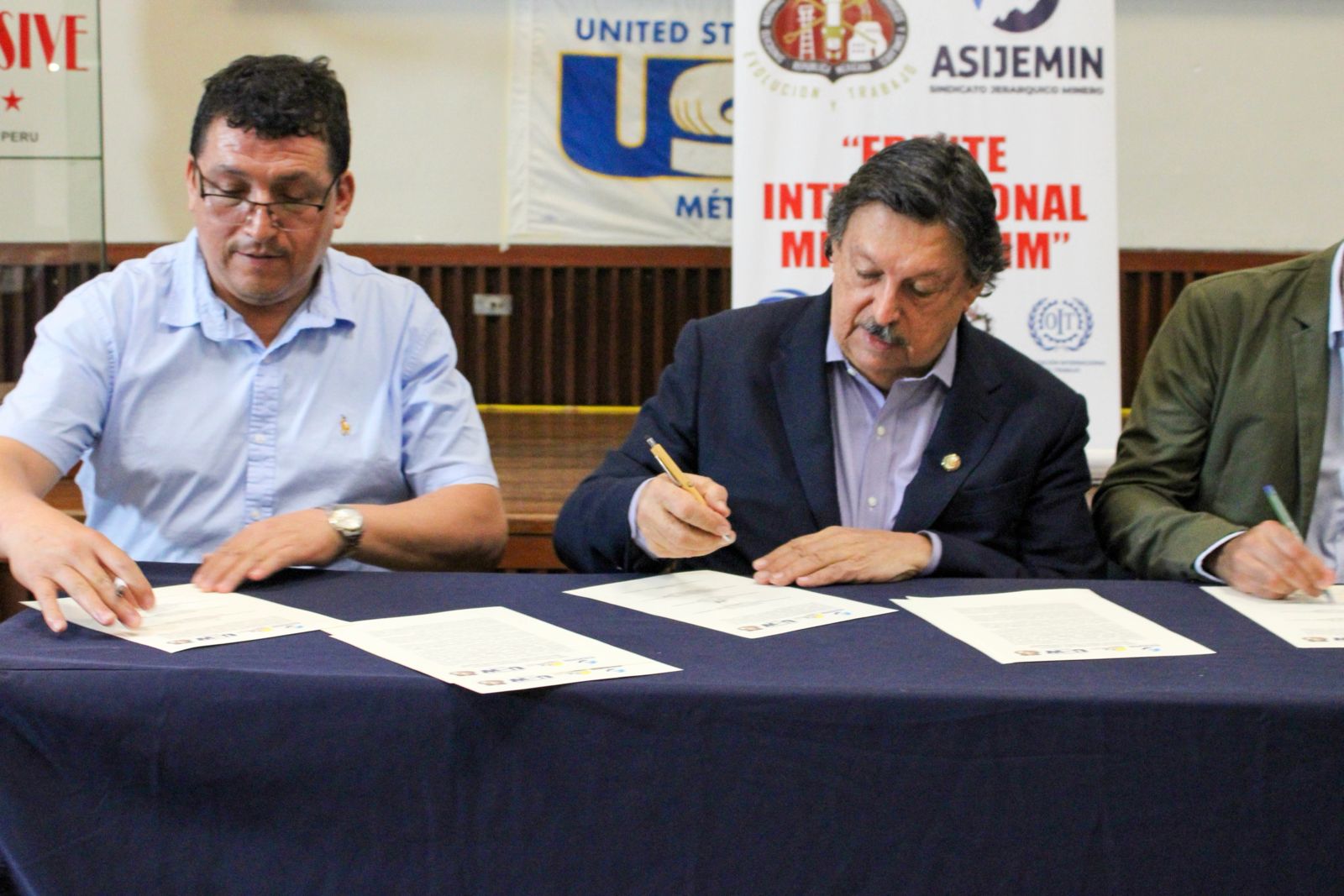 Encabeza Napoleón Gómez Urrutia fuerza sindical minera internacional