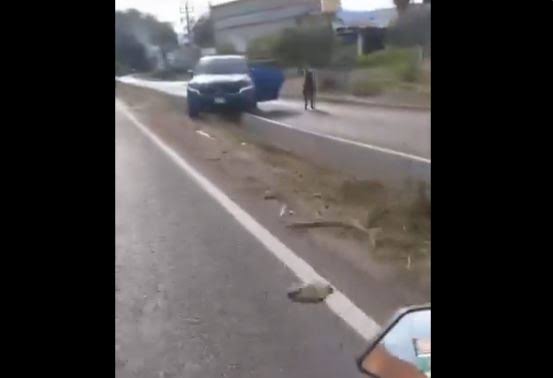 Violento asalto contra familia en carretera de Morelos; hay tres muertos