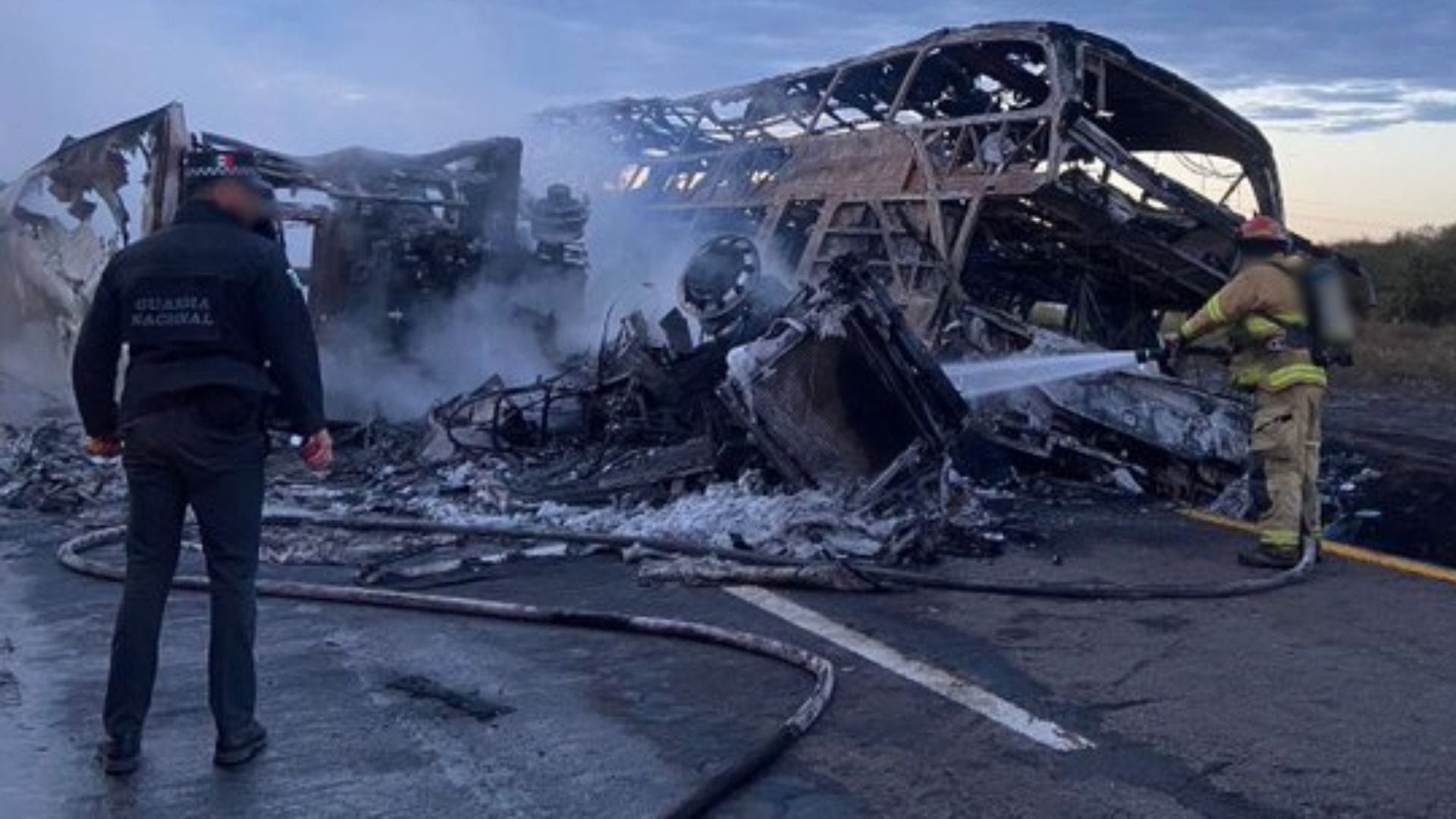 Trágico accidente carretero en Sinaloa, deja 22 muertos