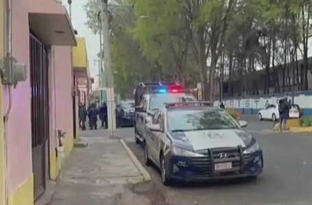 Se enfrentan policías en Toluca, un muerto y dos heridos