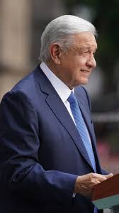 López Obrador presentó su paquete de 20 iniciativas, destacan en el terreno laboral y electoral