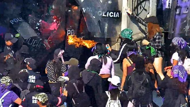 El gobierno del Estado de México, protegió los derechos de los participantes en la marcha del día de la mujer