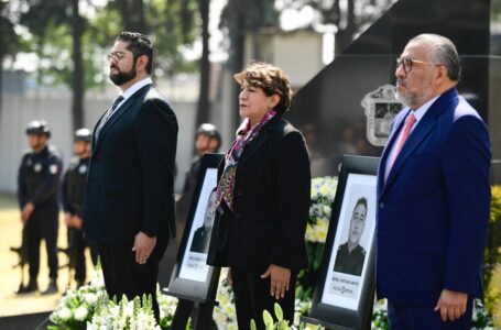 Gobierno del Estado de México, rinde homenaje a policías caídos en cumplimiento del deber