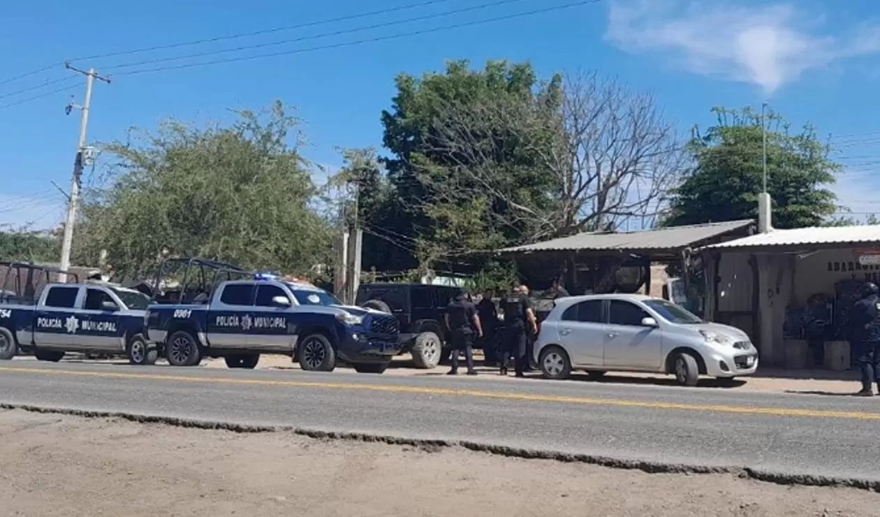 Secuestran a familias en Sinaloa, gobernador lo niega