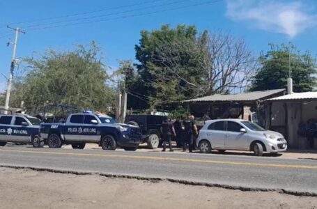 Secuestran a familias en Sinaloa, gobernador lo niega