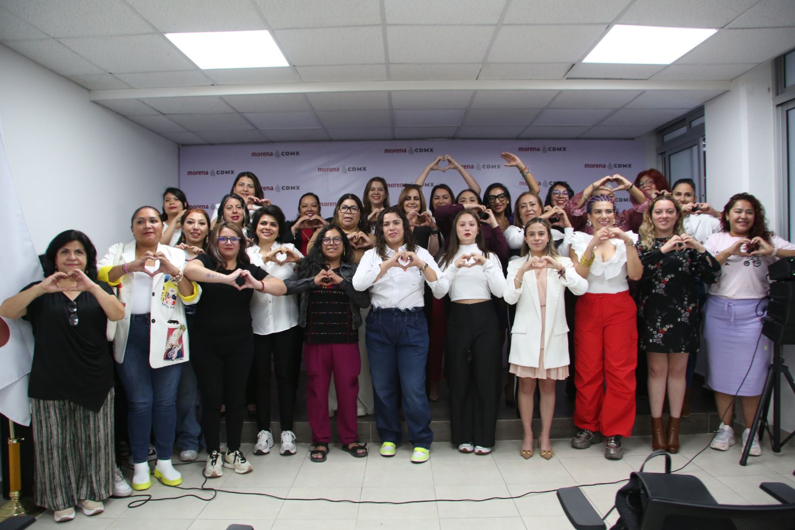 Caty Monreal pugna por la defensa de las mujeres y su bienestar