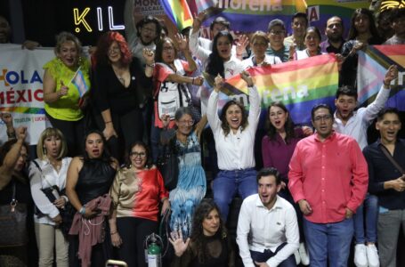 Caty Monreal firma 10 compromisos de inclusión con la comunidad LGBTQ+