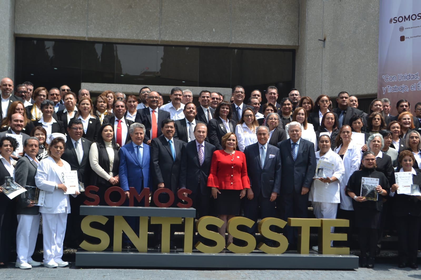 Joel Ayala líder de la FSTSE respalda la lucha del SNTISSSTE