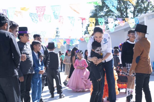 Gobernadora de Guanajuato entrega obras en beneficio de la niñez