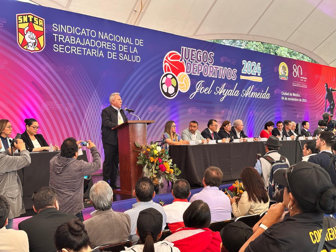 El deporte promueve la salud y la unidad familiar, dijo el líder del SNTSA, Marco García Ayala