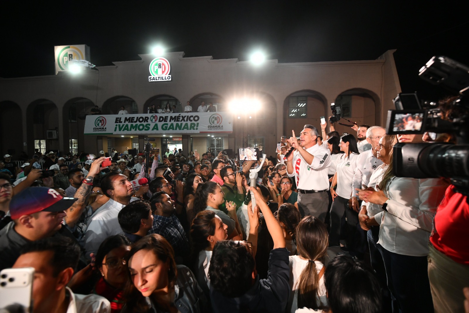 PRI presume triunfo en Coahuila; Morena acusa fraude con QR