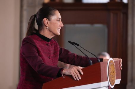 ‘¿Quién mintió?’, reclama Sheinbaum a Ken Salazar por captura de ‘El Mayo’