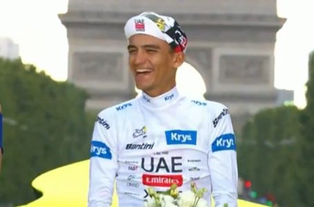 Isaac del Toro sube al podio del Tour de Francia y Sheinbaum lo felicita