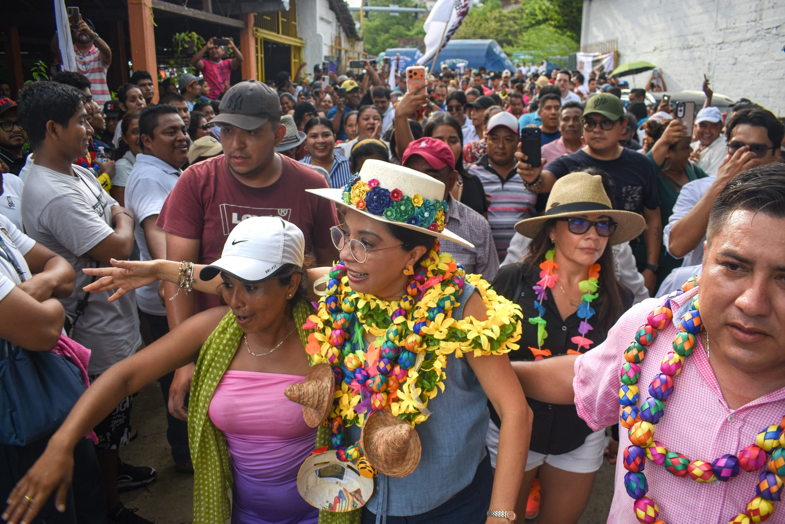 Esthela Damián suma más apoyos en Guerrero