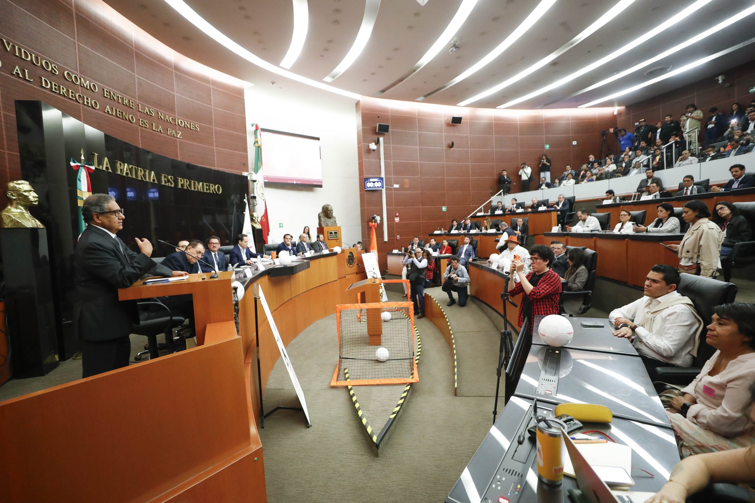 Senado cierra filas para revivir el ascenso y descenso en el futbol mexicano