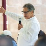 Higinio Martínez se solidariza con familias afectadas por explosión en Temascalcingo